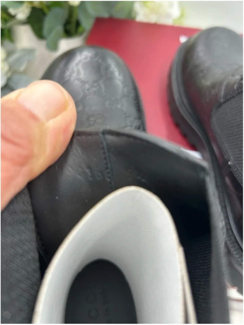 Gucci MIART GG Leather logo sole Chelsea boots size 9.5 made in Italy